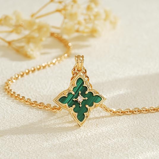 Emerald Clover Pendant Necklace | Gold