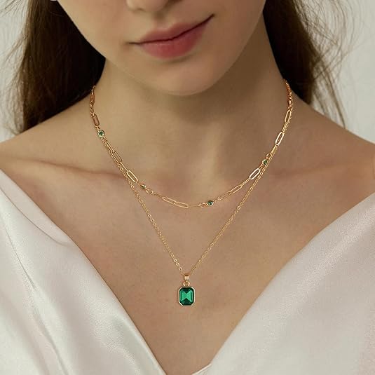 Emerald Clover Pendant Necklace | Gold